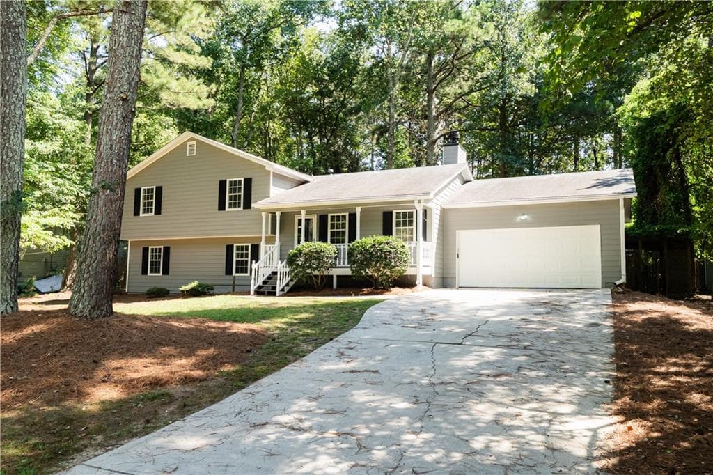 4 bedroom, 2 bathroom, 2,216 sq ft single family residence for sale at 2340 Rockwell Drive, Buford, GA 30519 — photo 9