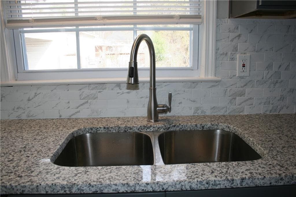 duplex under contract at 118 N Woodland Drive, Atlanta, GA 30340 — photo 10