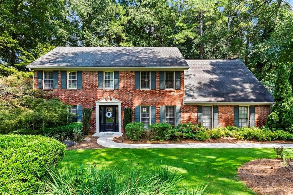 5 bedroom, 3 bathroom, 3,377 sq ft single family residence for sale at 2720 Country Lane, Marietta, GA 30062 — photo 1 of 47