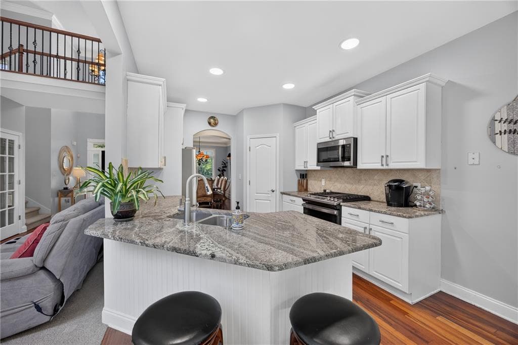 5 bedroom, 4 bathroom, 3,467 sq ft single family residence for sale at 71 Ashdowne Way, Acworth, GA 30101 — photo 10