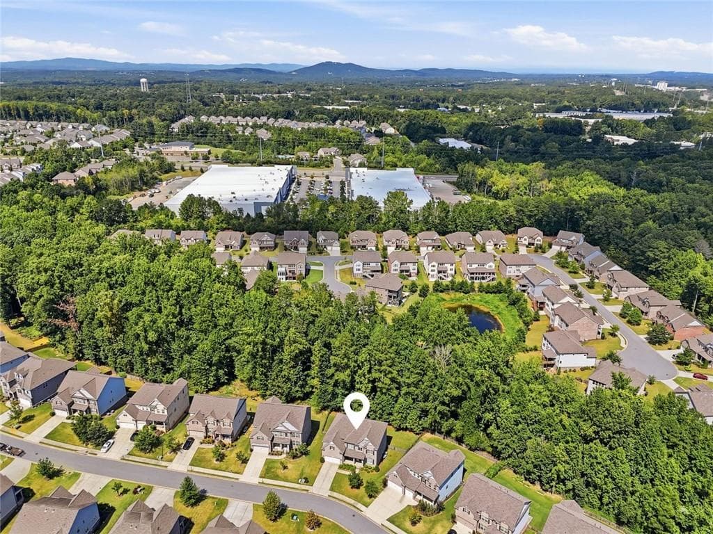 6 bedroom, 5 bathroom, 5,272 sq ft single family residence for sale at 3055 Annapolis Way, Cumming, GA 30041 — photo 3