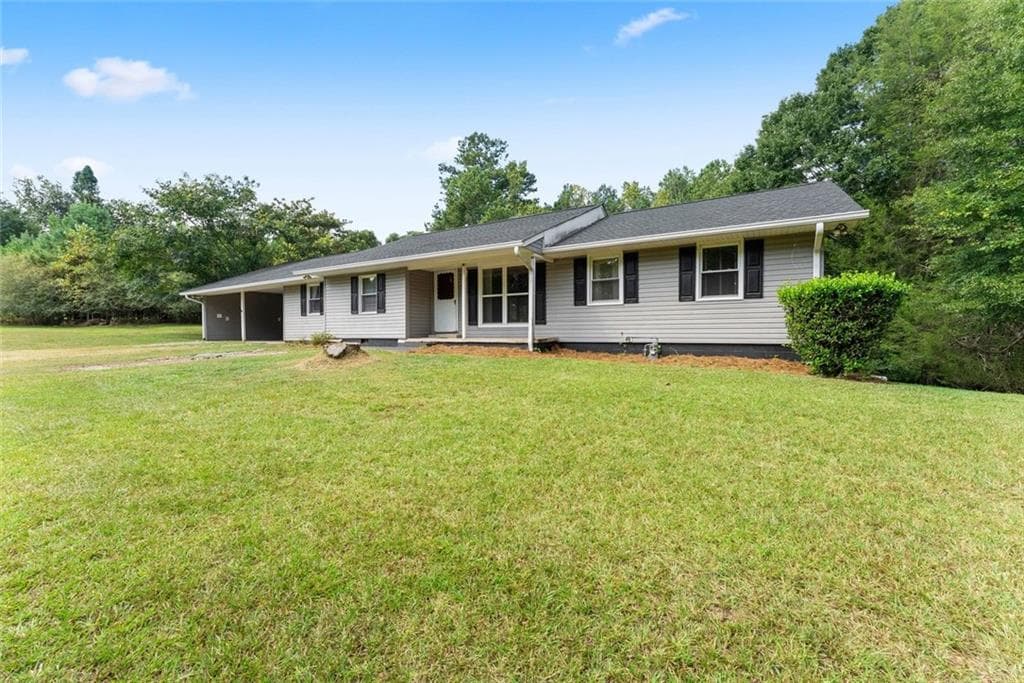 4 bedroom, 2 bathroom, 1,863 sq ft single family residence for sale at 5626 Cool Springs Road, Gainesville, GA 30506