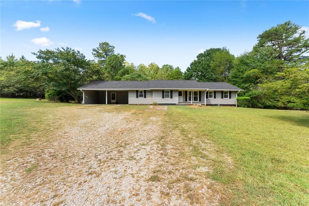 4 bedroom, 2 bathroom, 1,863 sq ft single family residence for sale at 5626 Cool Springs Road, Gainesville, GA 30506 — photo 4