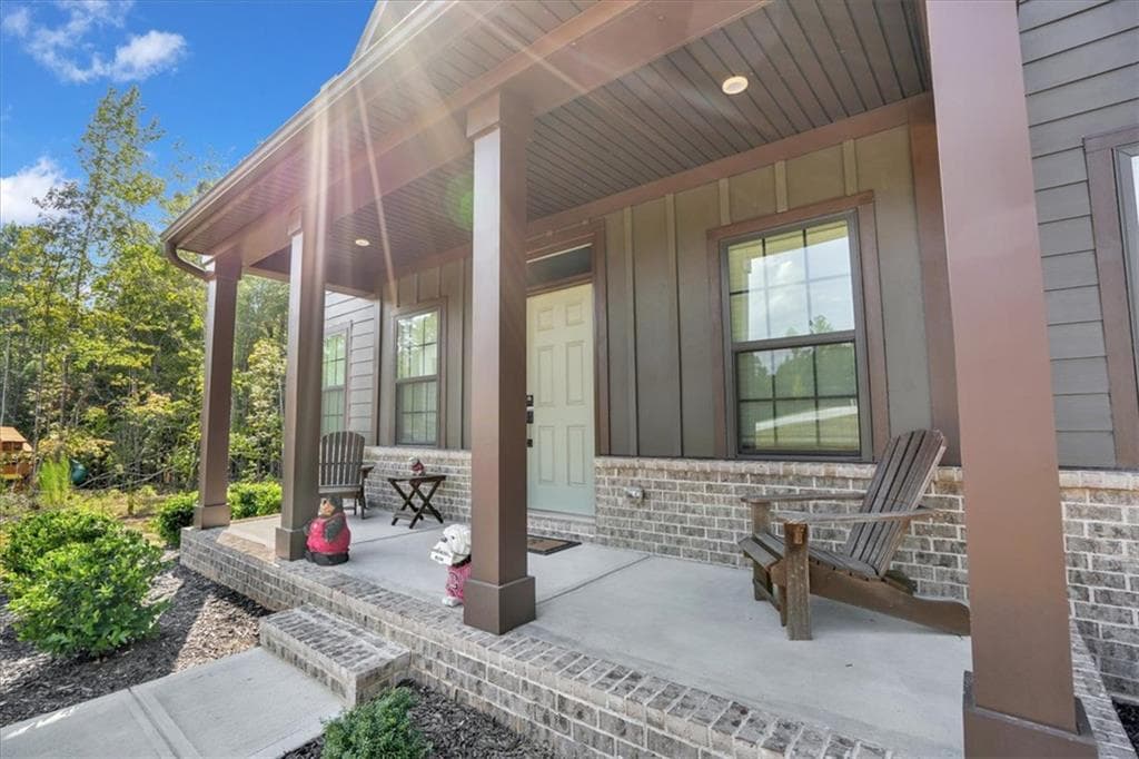 5 bedroom, 5 bathroom, 5,102 sq ft single family residence for sale at 125 Longwood Drive, Fayetteville, GA 30215 — photo 4