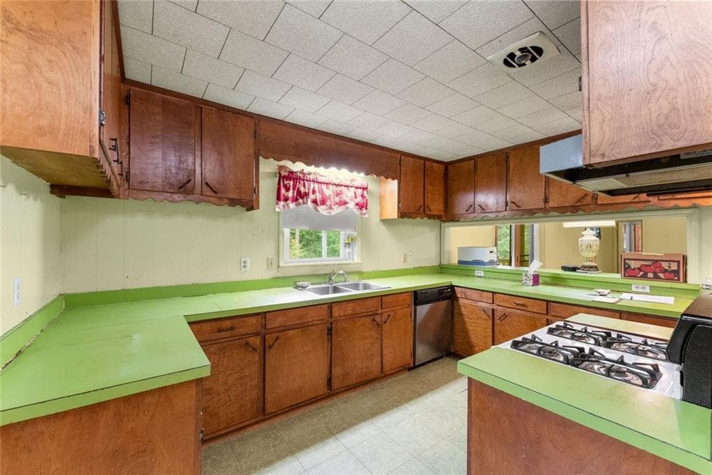 4 bedroom, 2 bathroom, 1,863 sq ft single family residence for sale at 5626 Cool Springs Road, Gainesville, GA 30506 — photo 8