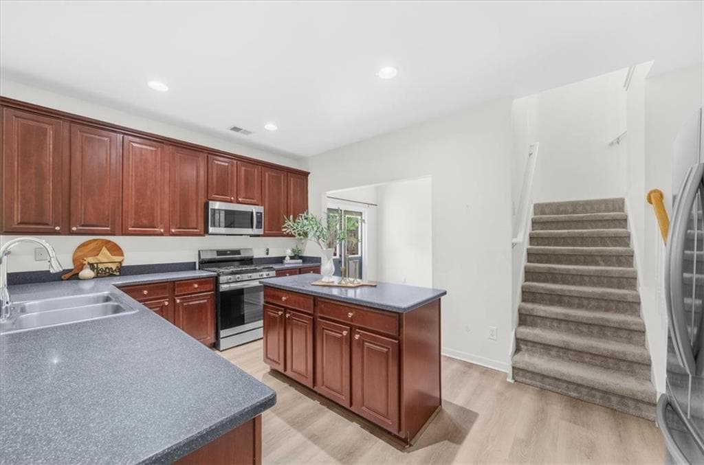 4 bedroom, 3 bathroom, 2,595 sq ft single family residence for sale at 2627 Peach Shoals Circle, Dacula, GA 30019 — photo 9