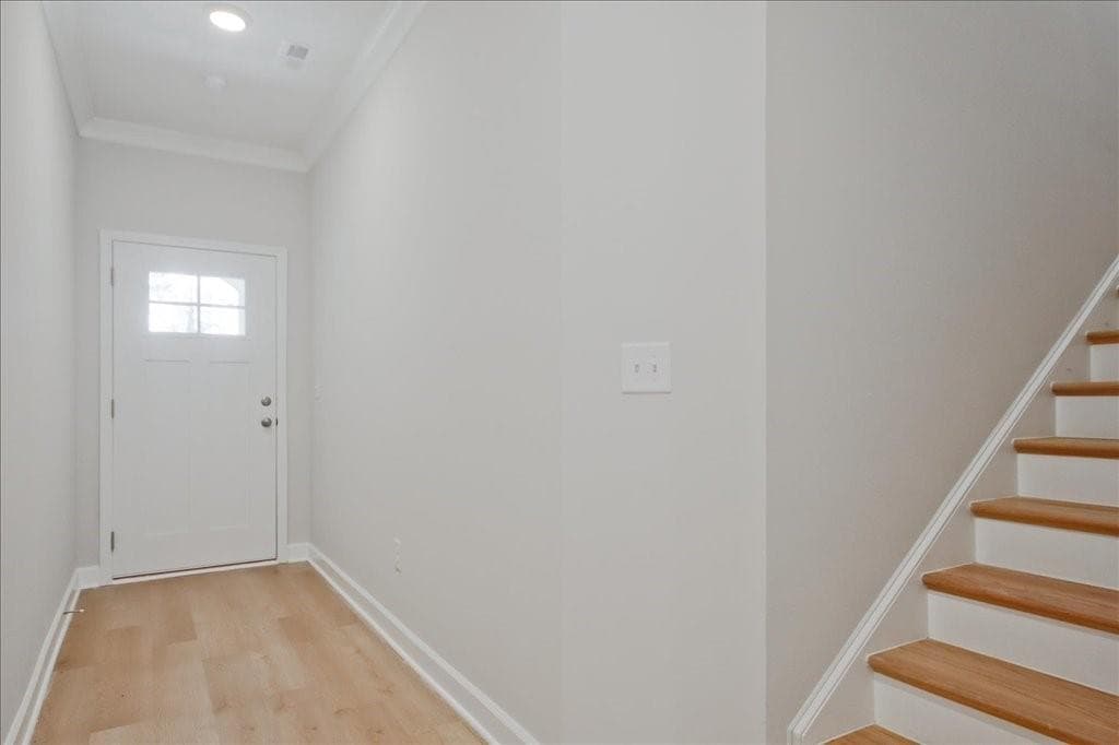 3 bedroom, 3 bathroom, 1,805 sq ft townhouse for sale at 686 Sunstone Lane, Lawrenceville, GA 30043 — photo 6