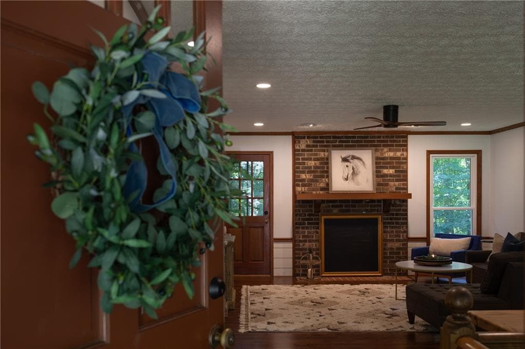 3 bedroom, 3 bathroom, 2,062 sq ft single family residence for sale at 4512 Creekwood Circle, Kennesaw, GA 30152 — photo 2