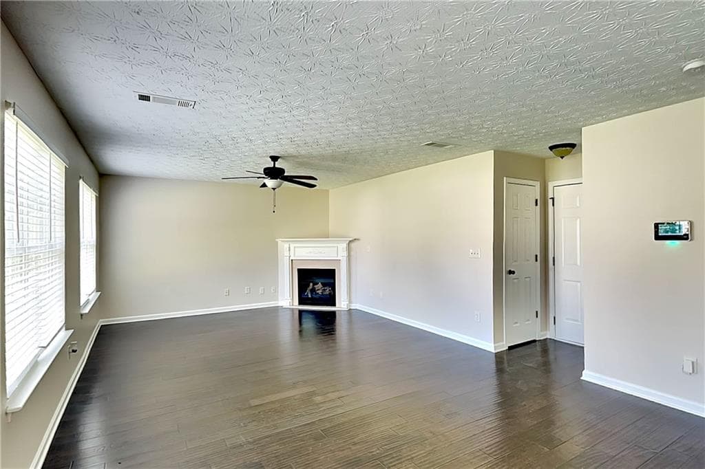 4 bedroom, 3 bathroom, 2,082 sq ft single family residence for rent at 34 Belmont Park Drive, Newnan, GA 30263 for $2,000 a month — photo 2