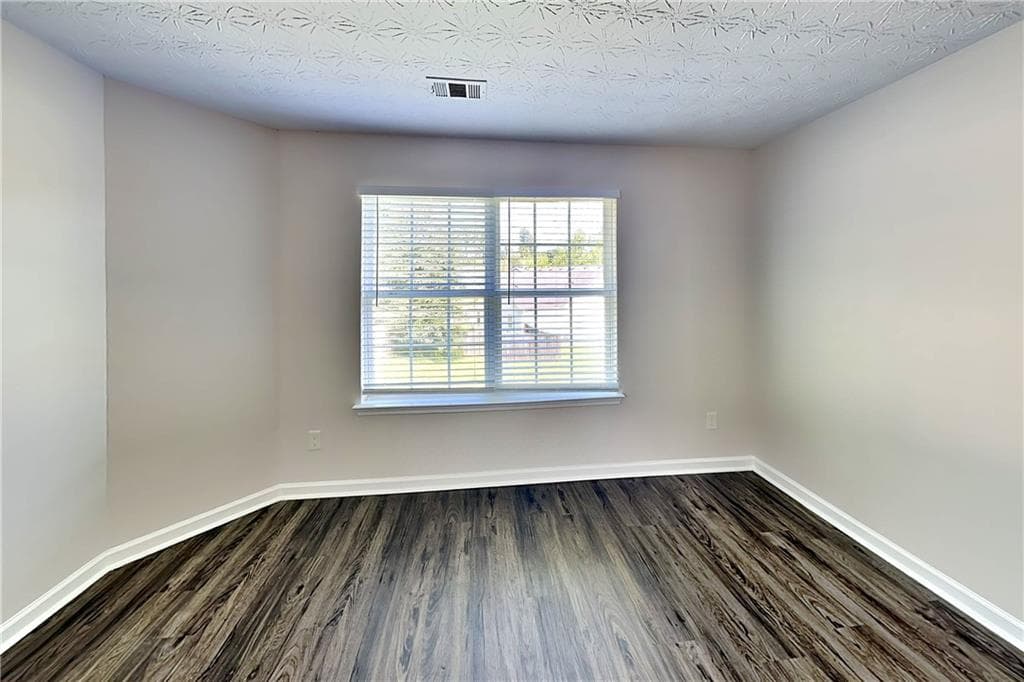 4 bedroom, 3 bathroom, 2,082 sq ft single family residence for rent at 34 Belmont Park Drive, Newnan, GA 30263 for $2,000 a month — photo 9