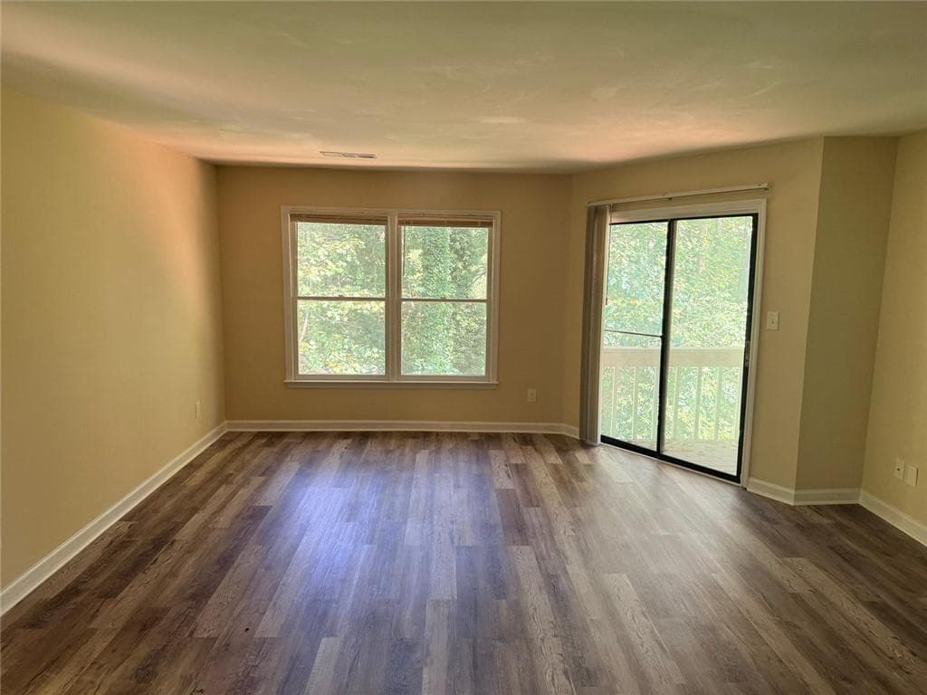 1 bedroom, 1 bathroom, 800 sq ft apartment for rent at 1580 Oakpointe Drive H, Marietta, GA 30008 for $1,250 a month — photo 3