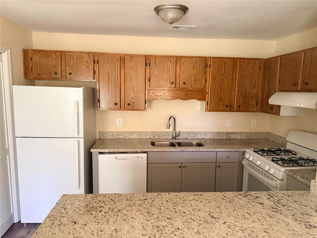 1 bedroom, 1 bathroom, 800 sq ft apartment for rent at 1580 Oakpointe Drive H, Marietta, GA 30008 for $1,250 a month — photo 5