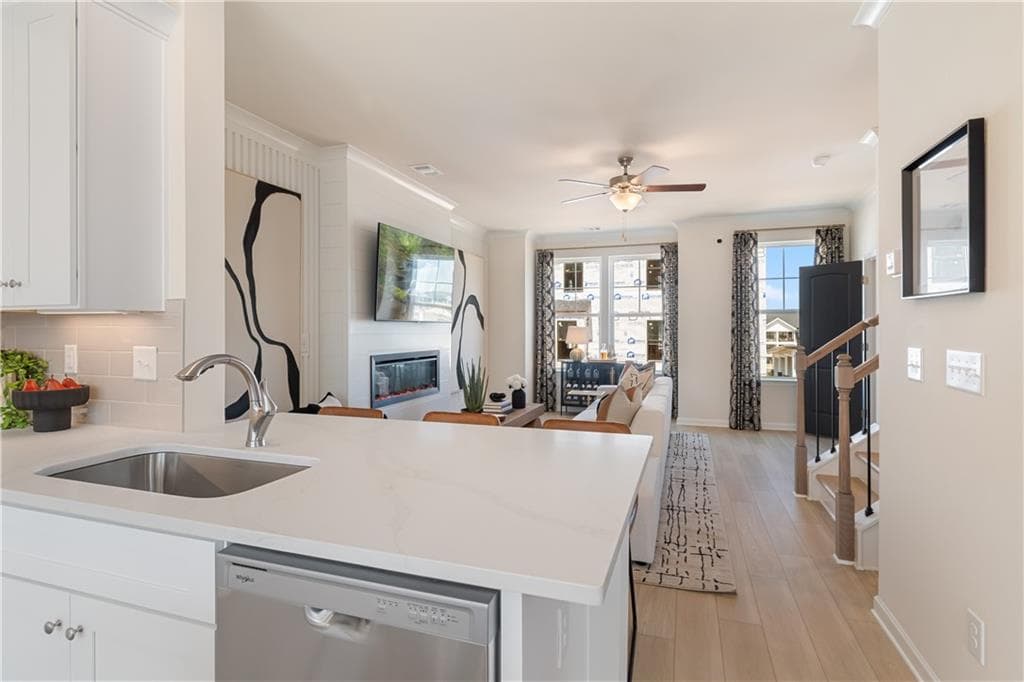 3 bedroom, 3 bathroom, 1,897 sq ft townhouse for sale at 330 Allegro Bend, Mcdonough, GA 30253 — photo 3