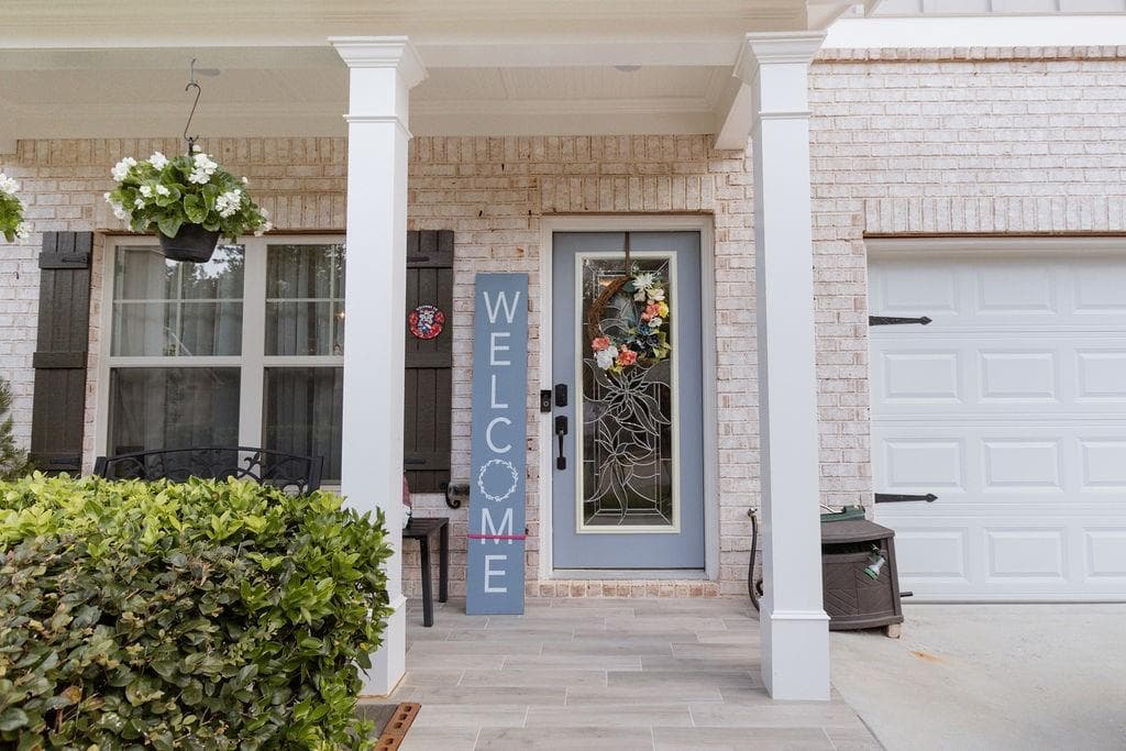4 bedroom, 3 bathroom, 2,043 sq ft single family residence for sale at 158 Grand Oak Drive, Jefferson, GA 30549 — photo 2