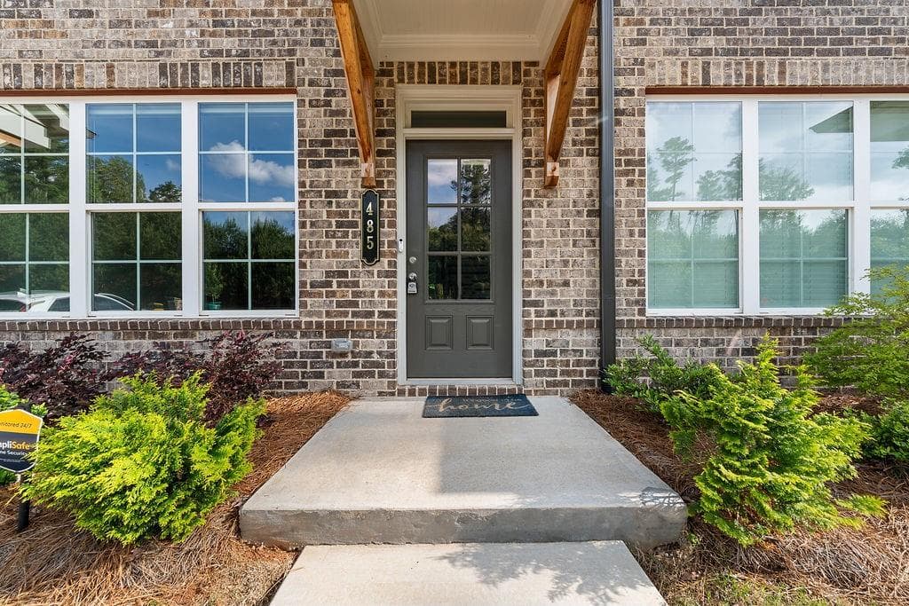 2 bedroom, 3 bathroom, 1,296 sq ft townhouse for rent at 485 Collins Industrial Way, Lawrenceville, GA 30043 for $1,800 a month — photo 2