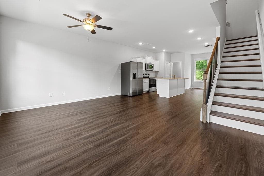 2 bedroom, 3 bathroom, 1,296 sq ft townhouse for rent at 485 Collins Industrial Way, Lawrenceville, GA 30043 for $1,800 a month — photo 5