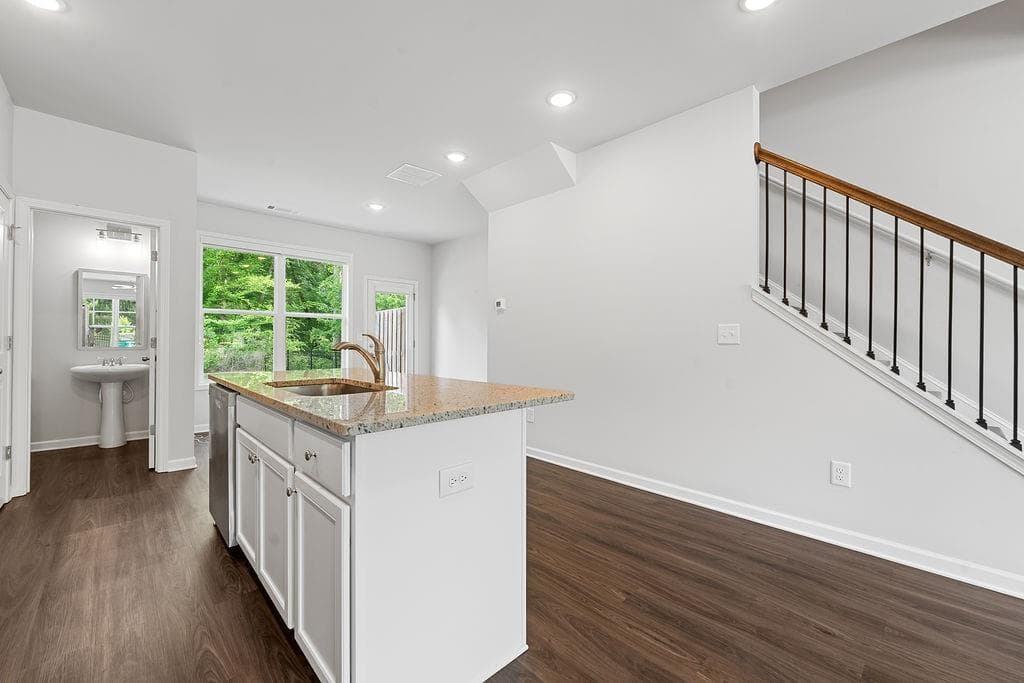 2 bedroom, 3 bathroom, 1,296 sq ft townhouse for rent at 485 Collins Industrial Way, Lawrenceville, GA 30043 for $1,800 a month — photo 8