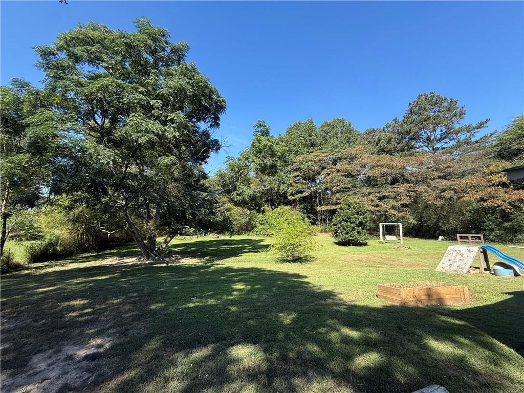 3 bedroom, 2 bathroom, 1,182 sq ft single family residence for sale at 322 Cook Road, Resaca, GA 30735 — photo 4