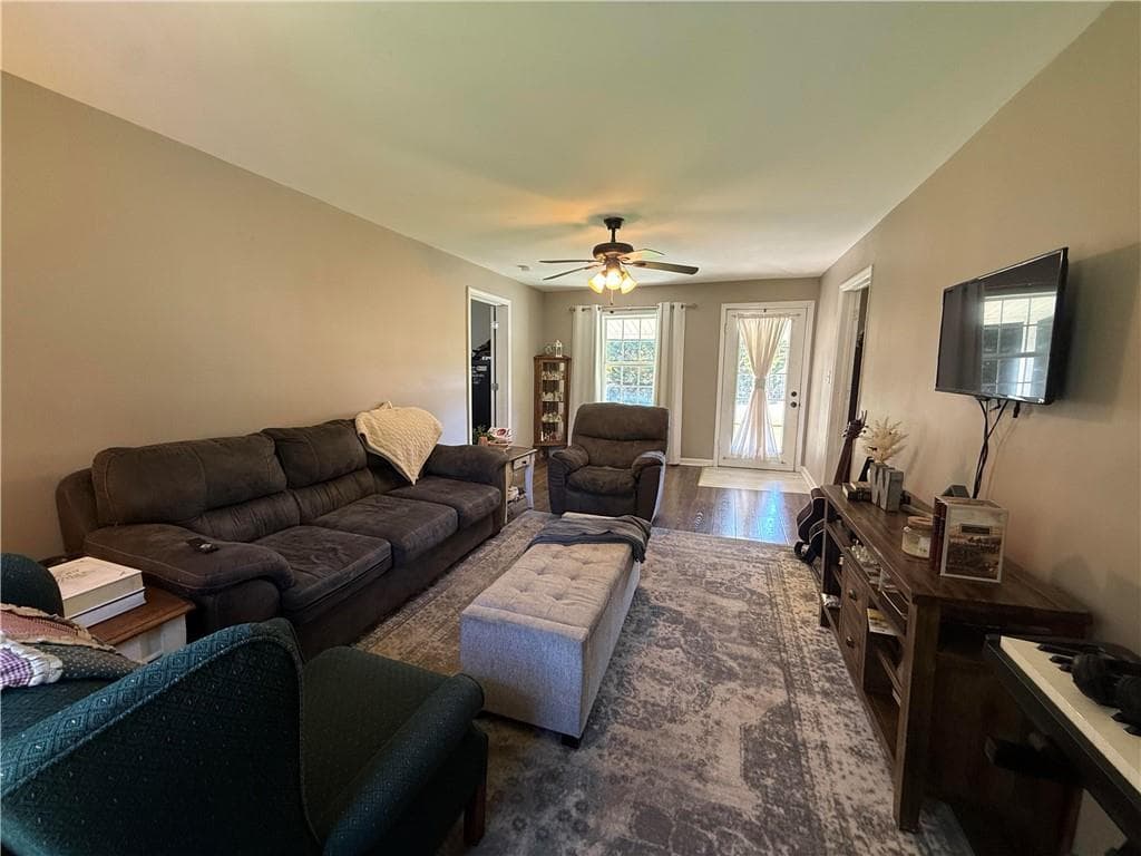 3 bedroom, 2 bathroom, 1,182 sq ft single family residence for sale at 322 Cook Road, Resaca, GA 30735 — photo 6