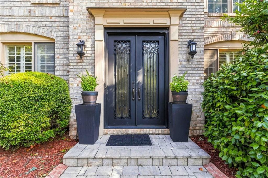 5 bedroom, 4 bathroom, 3,430 sq ft single family residence under contract at 2223 Austin Lake Drive, Smyrna, GA 30082 — photo 3