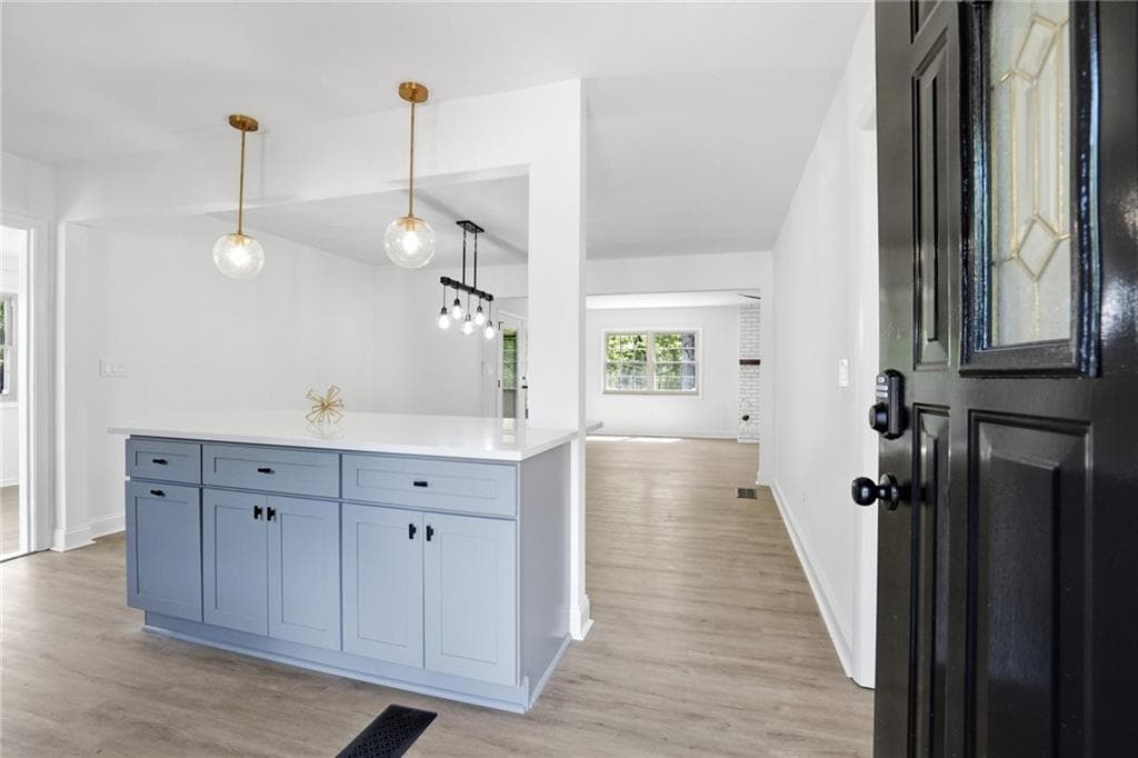 4 bedroom, 2 bathroom, 1,351 sq ft single family residence for sale at 2880 Sherwood Road, Smyrna, GA 30082 — photo 3