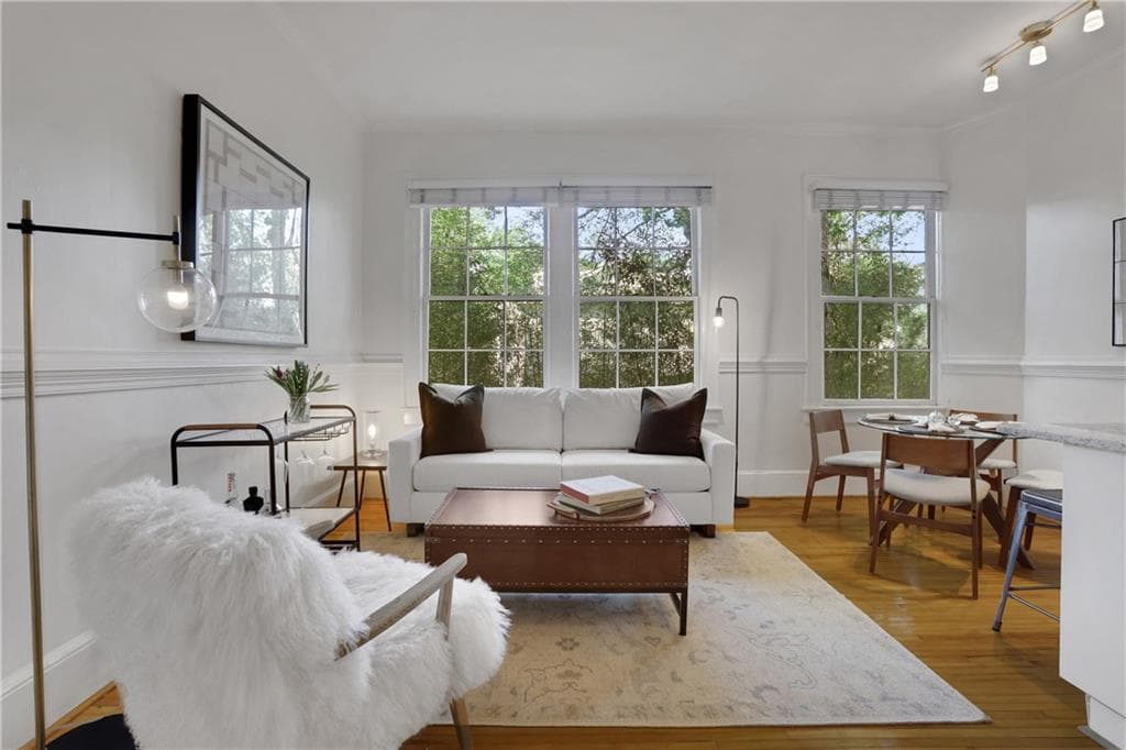 1 bedroom, 1 bathroom, 600 sq ft condominium for sale at 1350 N Morningside Drive 13, Atlanta, GA 30306 — photo 1 of 21