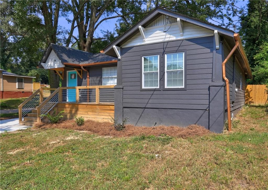 3 bedroom, 2 bathroom, 141 sq ft single family residence for rent at 25 Mildred Place, Atlanta, GA 30318 for $2,400 a month — photo 3