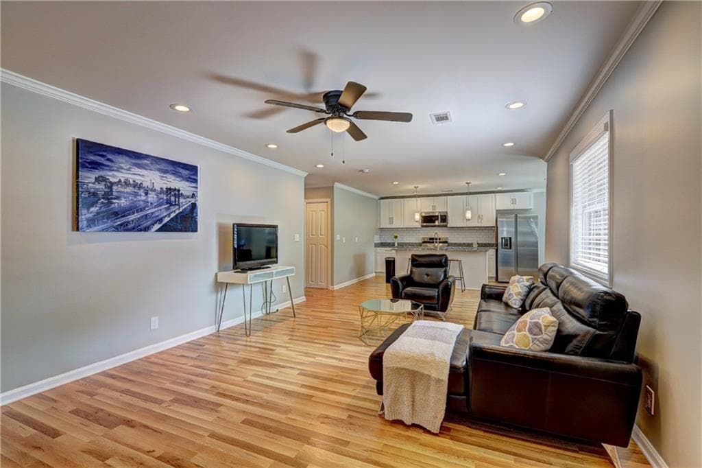 3 bedroom, 2 bathroom, 141 sq ft single family residence for rent at 25 Mildred Place, Atlanta, GA 30318 for $2,400 a month — photo 4