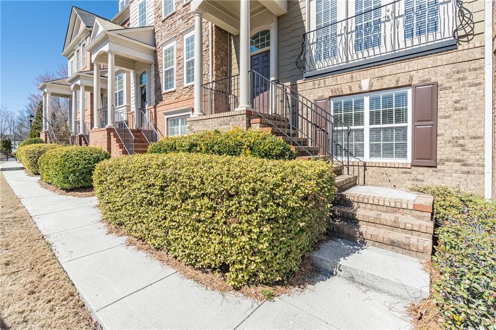 3 bedroom, 4 bathroom, 1,848 sq ft townhouse for sale at 2150 Wylmoor Way, Smyrna, GA 30080 — photo 3