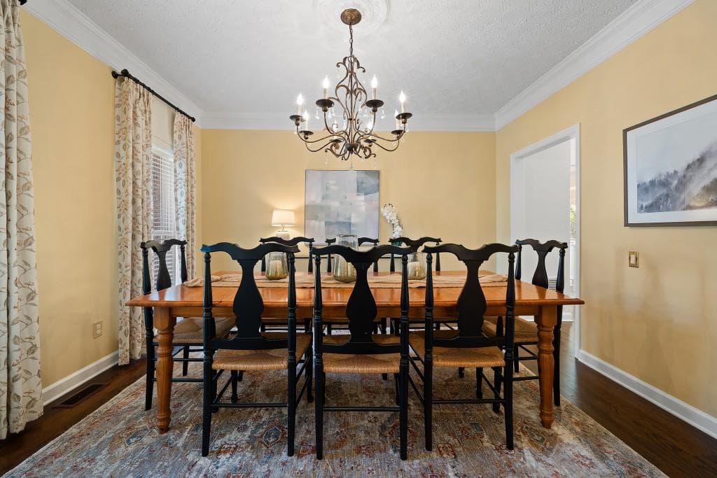 6 bedroom, 5 bathroom, 4,500 sq ft single family residence under contract at 2793 Craig Court, Marietta, GA 30062 — photo 5