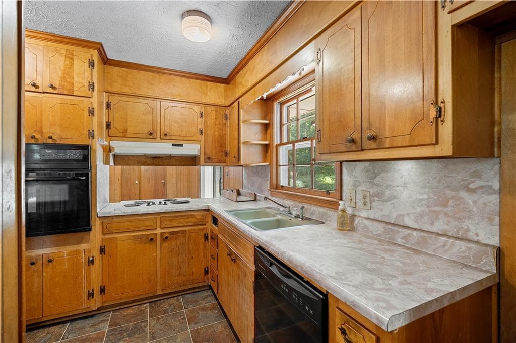 3 bedroom, 2 bathroom, 1,418 sq ft single family residence for sale at 1311 Mary Dale Drive, Lilburn, GA 30047 — photo 10