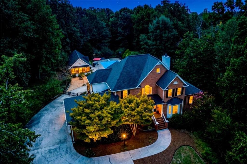 5 bedroom, 6 bathroom, 5,023 sq ft single family residence for sale at 189 S Tanglewood Drive, Royston, GA 30662
