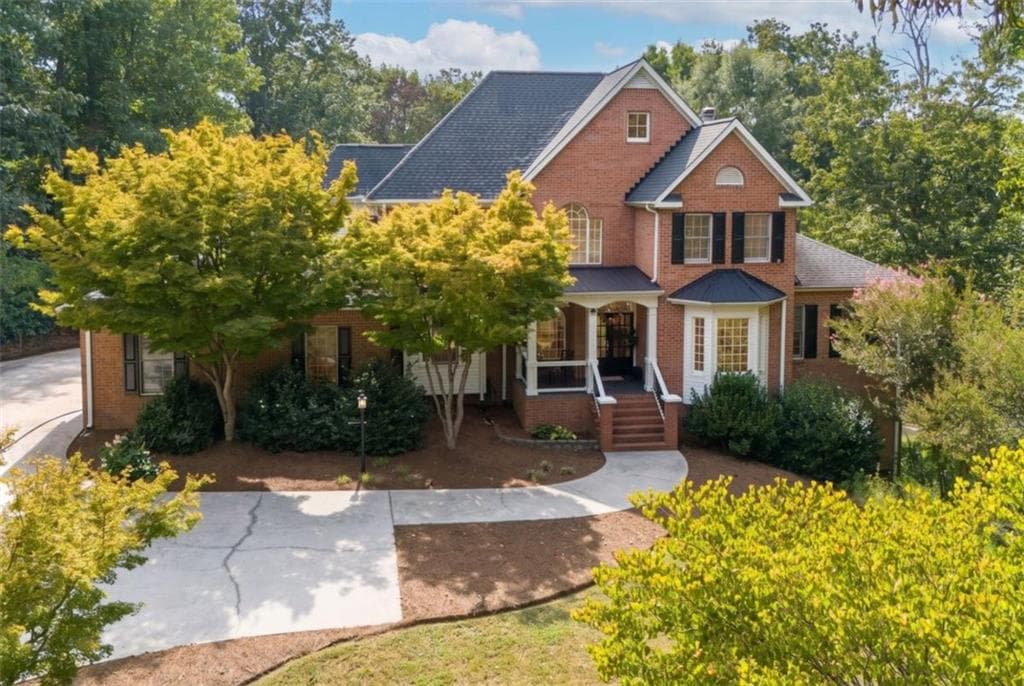 5 bedroom, 6 bathroom, 5,023 sq ft single family residence for sale at 189 S Tanglewood Drive, Royston, GA 30662 — photo 2