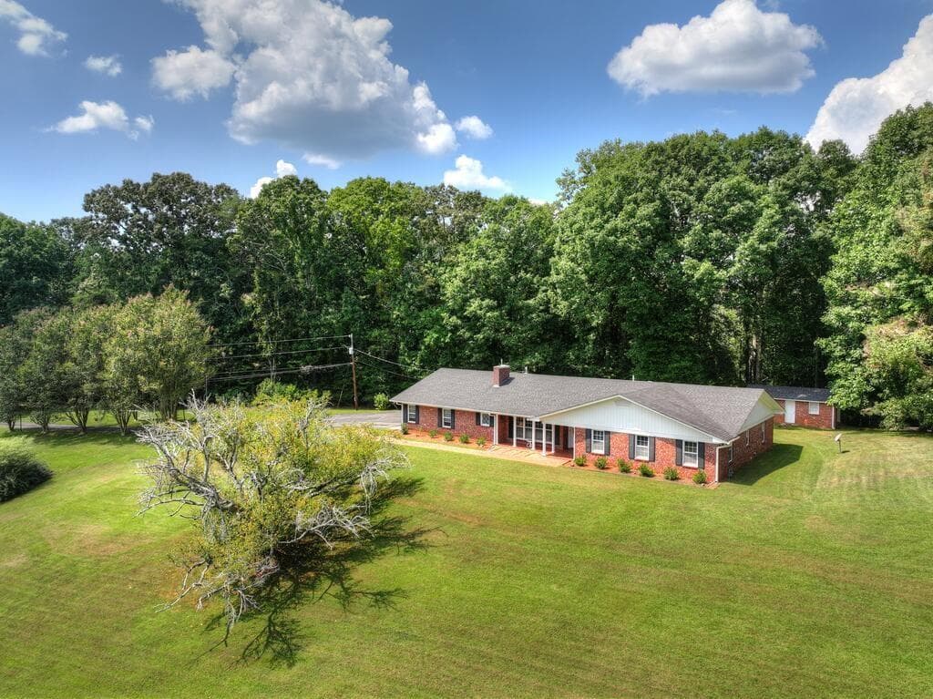 3 bedroom, 3 bathroom, 2,494 sq ft single family residence for sale at 167 Vista Drive, Ellijay, GA 30540 — photo 4