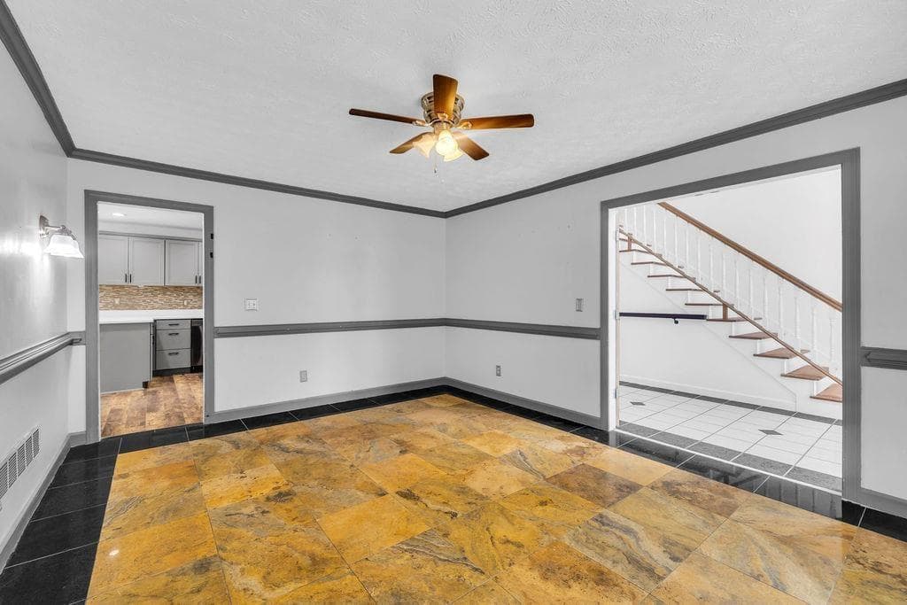 5 bedroom, 4 bathroom, 3,785 sq ft single family residence for sale at 4634 Riveredge Cove, Snellville, GA 30039 — photo 5