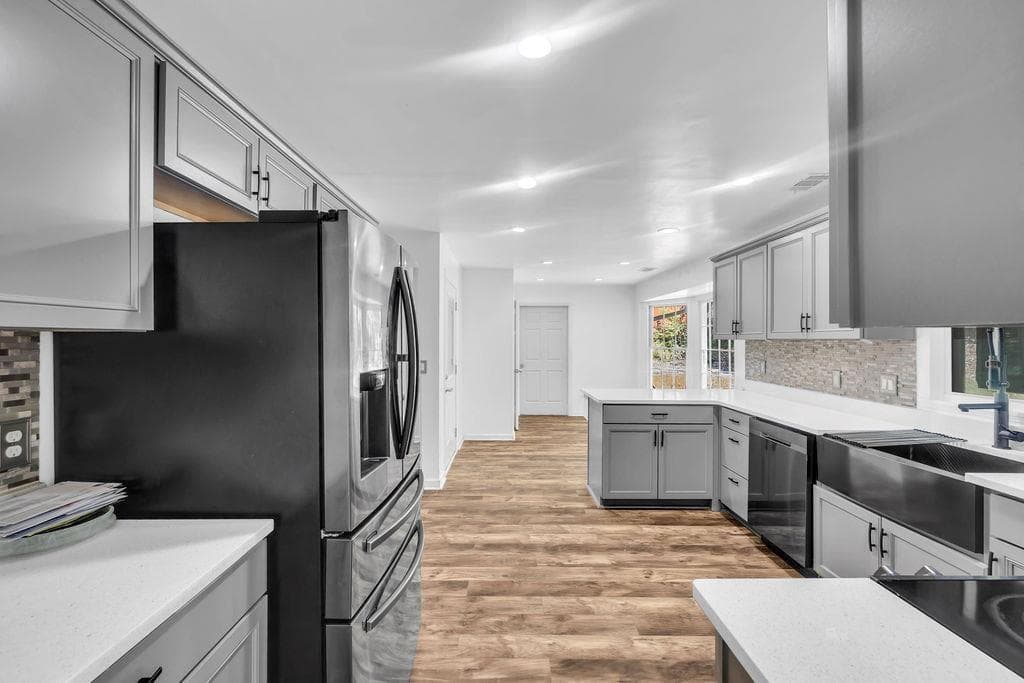 5 bedroom, 4 bathroom, 3,785 sq ft single family residence for sale at 4634 Riveredge Cove, Snellville, GA 30039 — photo 8