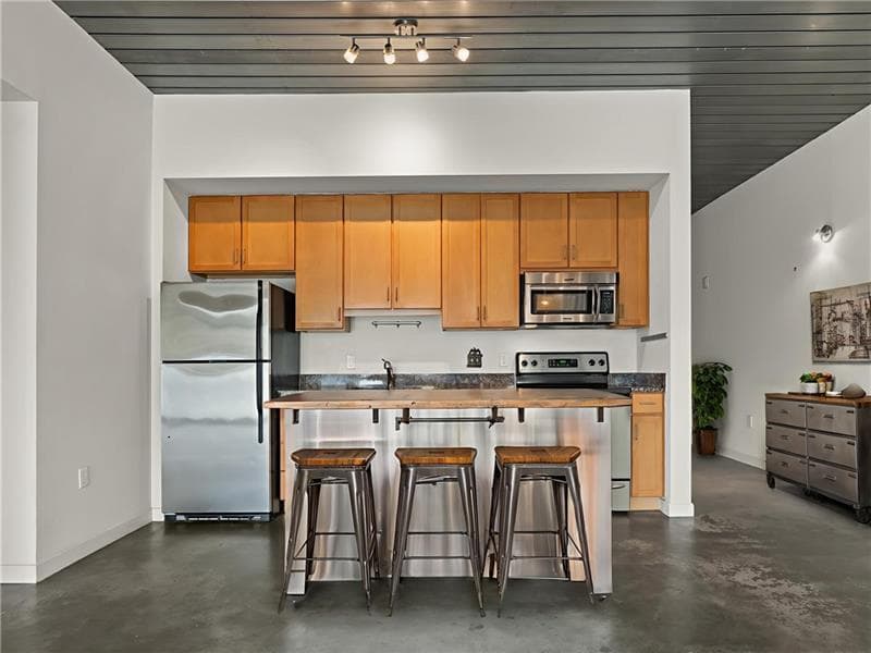 1 bedroom, 1 bathroom, 901 sq ft condominium for rent at 620 Glen Iris Drive 219, Atlanta, GA 30308 for $2,100 a month — photo 2