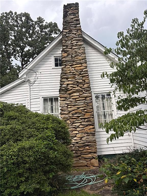 3 bedroom, 2 bathroom single family residence under contract at 3290 Lower Roswell Road, Marietta, GA 30068 — photo 2