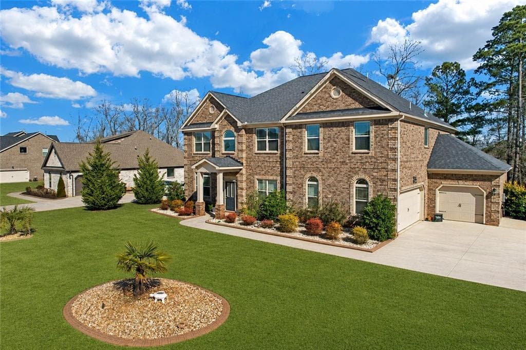 5 bedroom, 3 bathroom, 4,252 sq ft single family residence for sale at 4580 Cloister Circle, Hampton, GA 30228 — photo 2