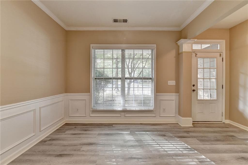 4 bedroom, 3 bathroom, 1,992 sq ft single family residence for rent at 1646 Hedington Court, Lawrenceville, GA 30045 for $2,050 a month — photo 4