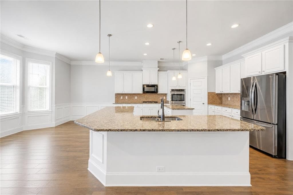 5 bedroom, 3 bathroom, 4,252 sq ft single family residence for sale at 4580 Cloister Circle, Hampton, GA 30228 — photo 6