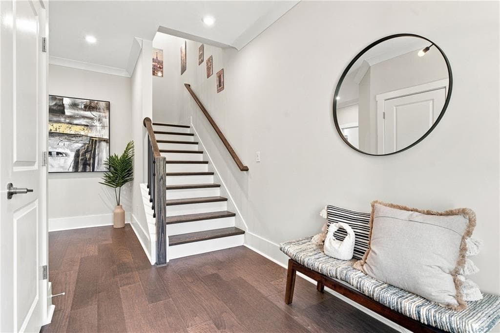 4 bedroom, 4 bathroom, 2,379 sq ft condominium for sale at 2054 Cortland Road, Milton, GA 30009 — photo 2