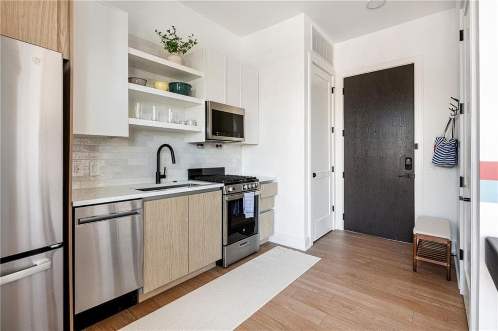 1 bedroom, 1 bathroom, 598 sq ft condominium for rent at 665 Auburn Avenue 608, Atlanta, GA 30312 for $2,750 a month — photo 7