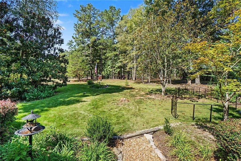 3 bedroom, 2 bathroom, 1,479 sq ft single family residence for sale at 1131 Parks Mill Lane, Buckhead, GA 30625 — photo 5