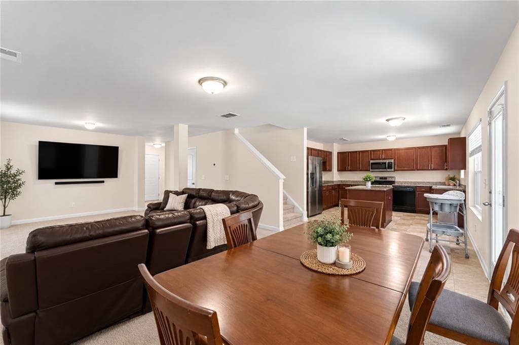4 bedroom, 2 bathroom, 3,030 sq ft single family residence for sale at 3470 Silver Wood Walk, Gainesville, GA 30507 — photo 4