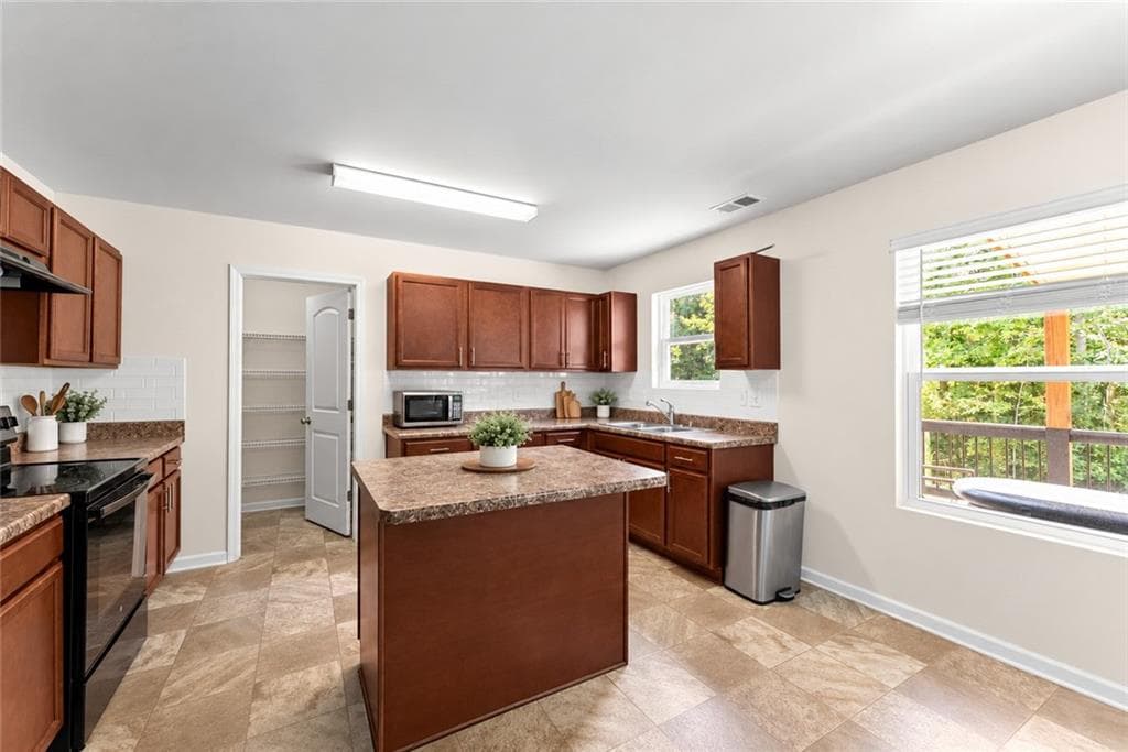 4 bedroom, 2 bathroom, 3,030 sq ft single family residence for sale at 3470 Silver Wood Walk, Gainesville, GA 30507 — photo 5