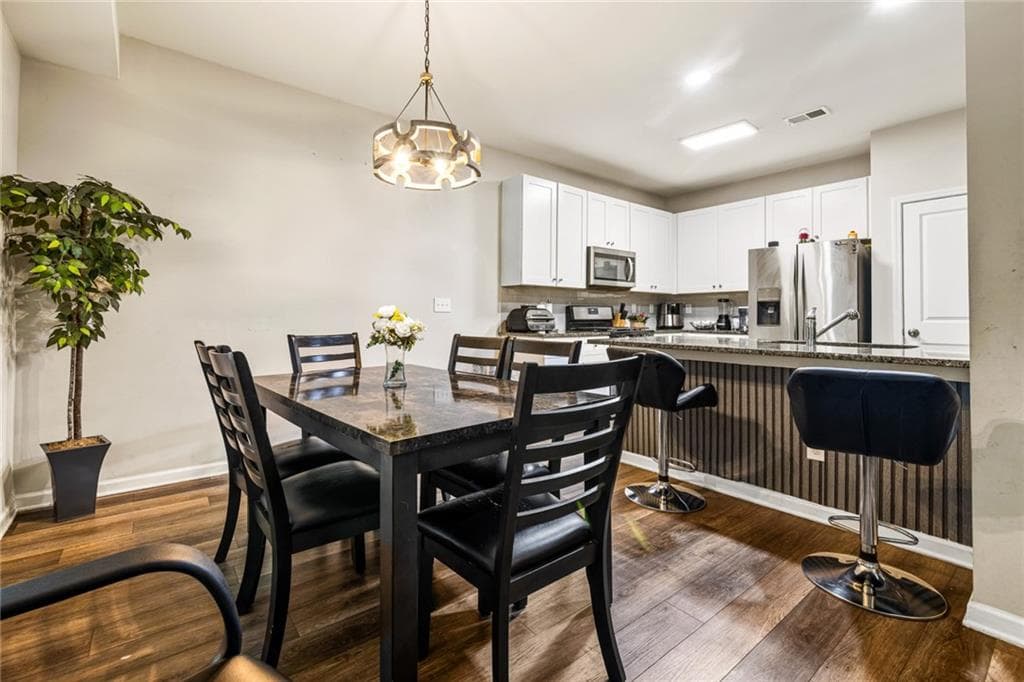 4 bedroom, 3 bathroom, 2,024 sq ft townhouse under contract at 1062 Valley Rock Drive, Lithonia, GA 30058 — photo 7