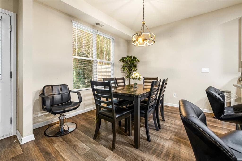 4 bedroom, 3 bathroom, 2,024 sq ft townhouse under contract at 1062 Valley Rock Drive, Lithonia, GA 30058 — photo 8