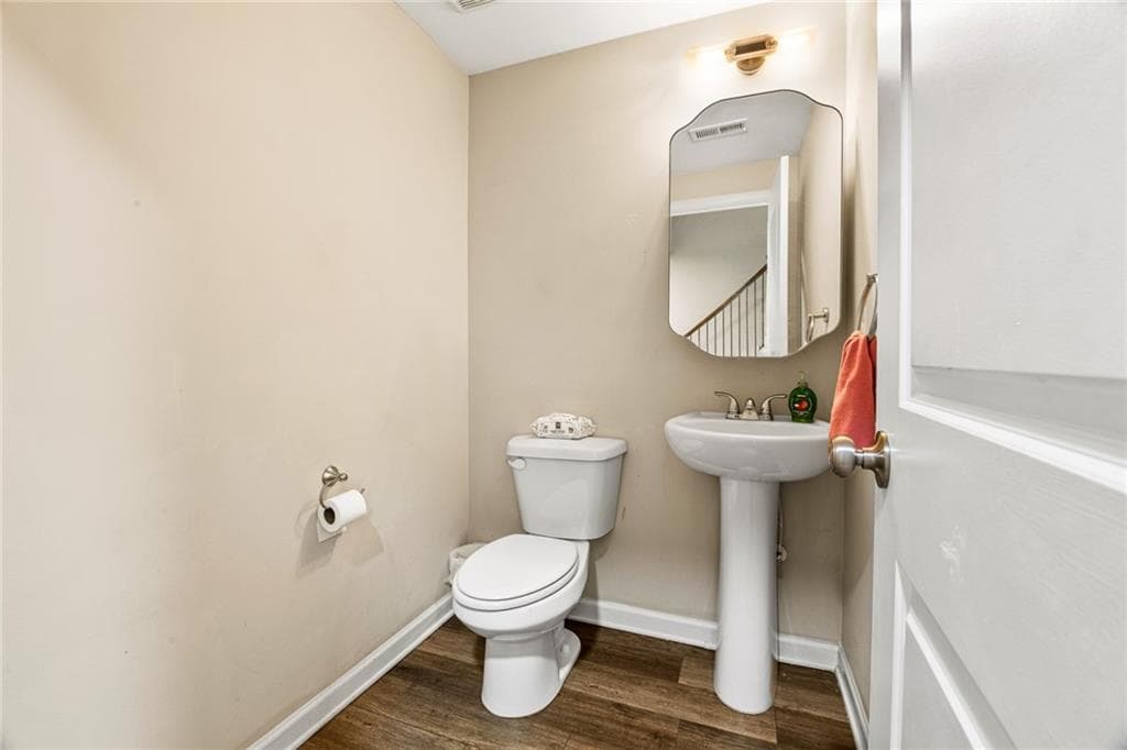4 bedroom, 3 bathroom, 2,024 sq ft townhouse under contract at 1062 Valley Rock Drive, Lithonia, GA 30058 — photo 10