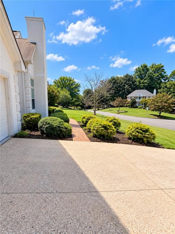 3 bedroom, 2 bathroom, 2,685 sq ft single family residence for sale at 1090 Swan Mill Court, Suwanee, GA 30024 — photo 4